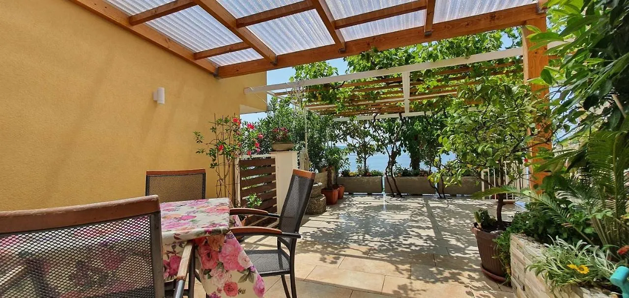 Guest house Apartments & Rooms Karla Dramalj Croatia