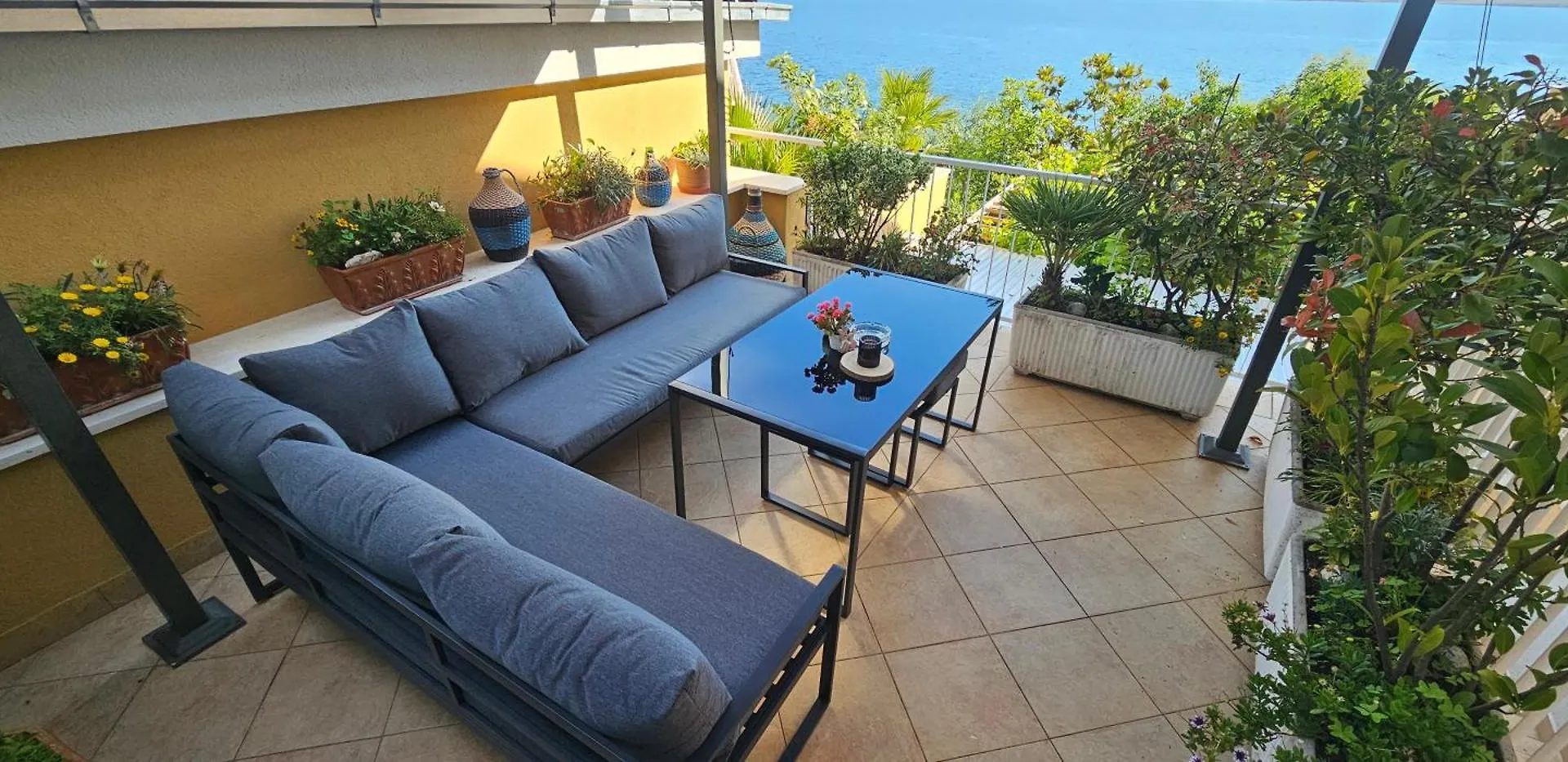Guest house Apartments & Rooms Karla Dramalj